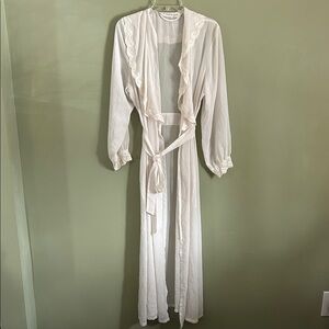 Vintage Victoria's Secret Cream Lace Robe Size M/L